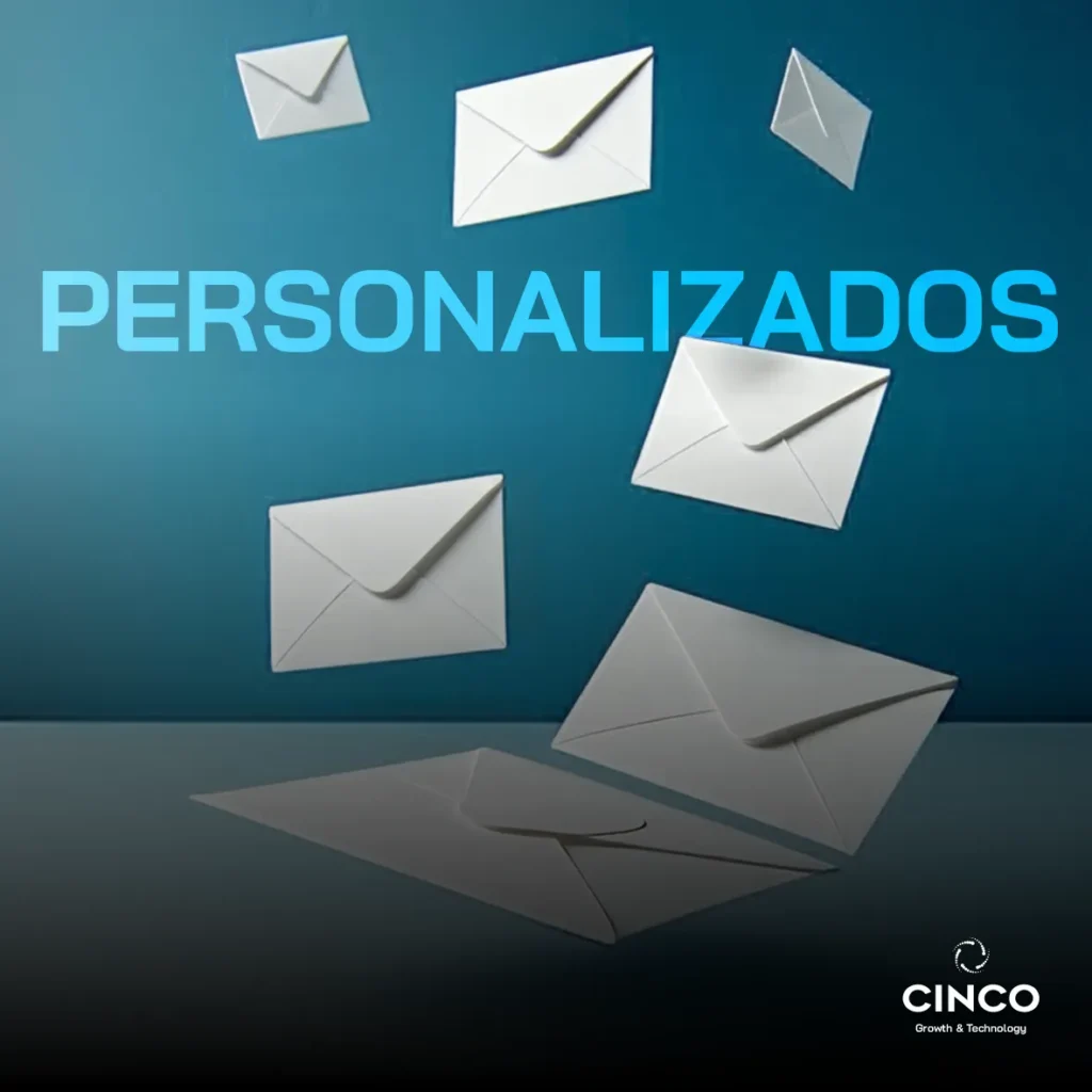 Envelopes flutuando com a palavra "Personalizados".